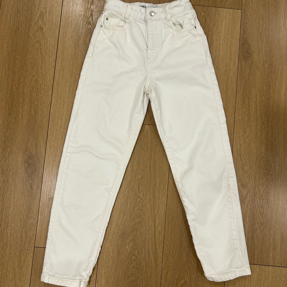 Zara Women's White Straight Leg Jeans